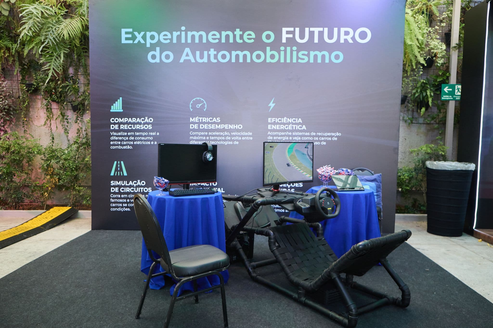 EcoSimulator rig at the Latam Mobility 2025 exhibition booth